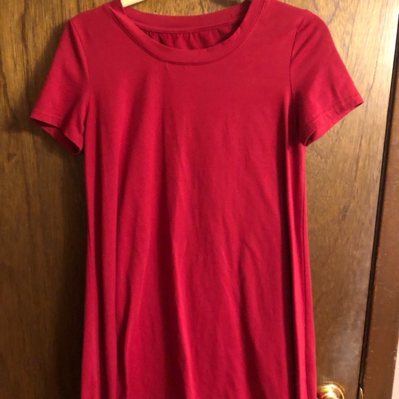 red tshirt dress